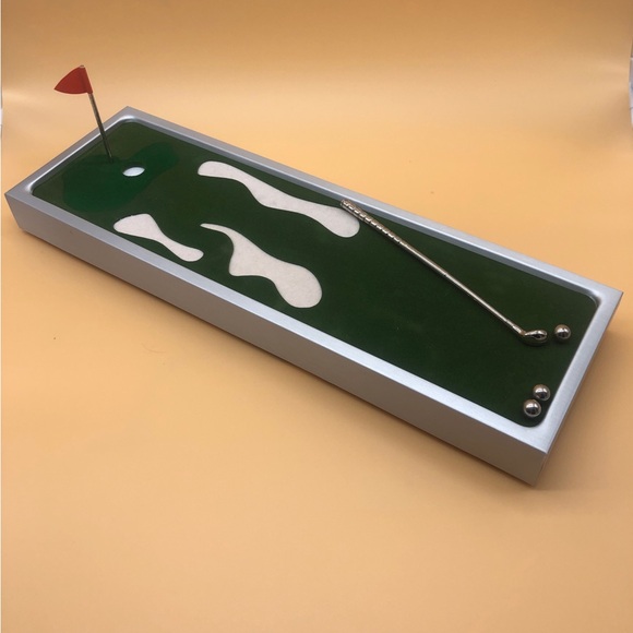 Executive tabletop mini Golf Game - Picture 3 of 3